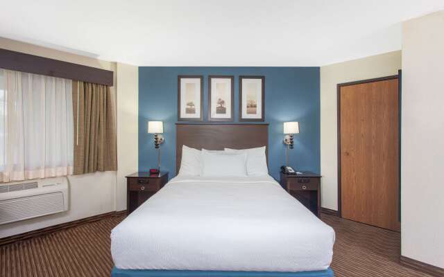 AmericInn by Wyndham Mankato Event Center