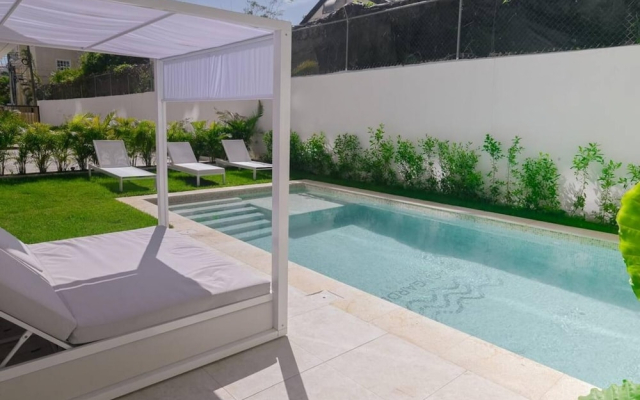 Incredibly Beautiful Condo Just Steps to the Beach