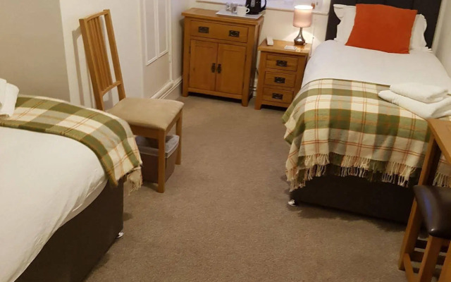 Ty Helyg Guest House