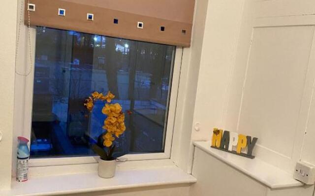3 bed stylish house Whole house