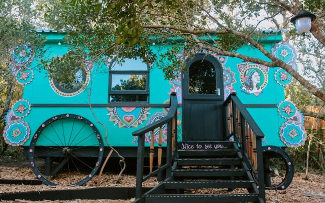 Treedom Villas and Vardos