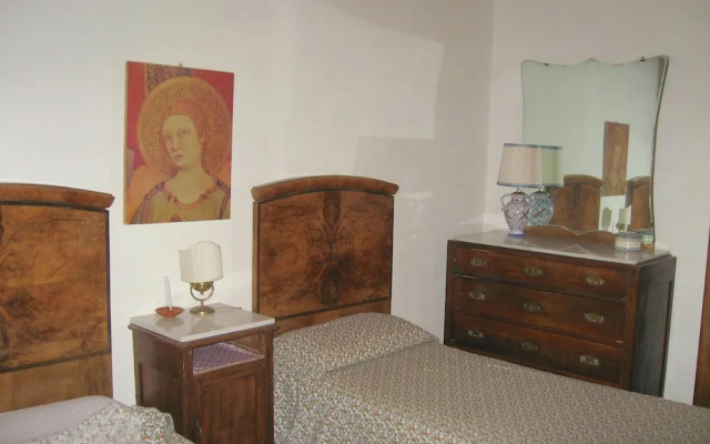 Farmhouse in Castelfranco Piandisco With Garden