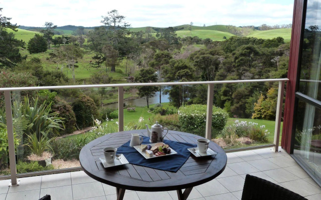 Morepork Riverside Lodge