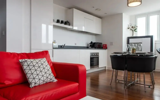 PS Apartments: Birmingham Skyline