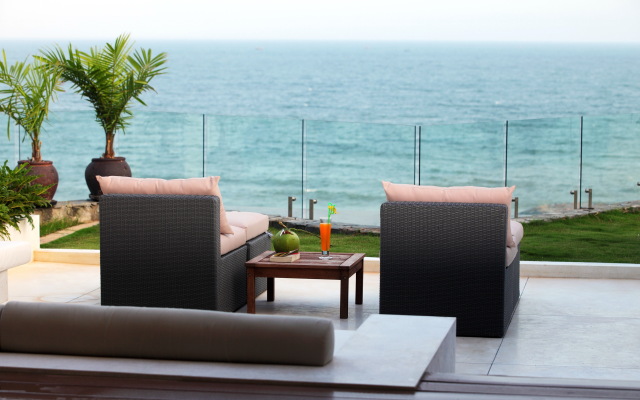 The Cliff Resort & Residences