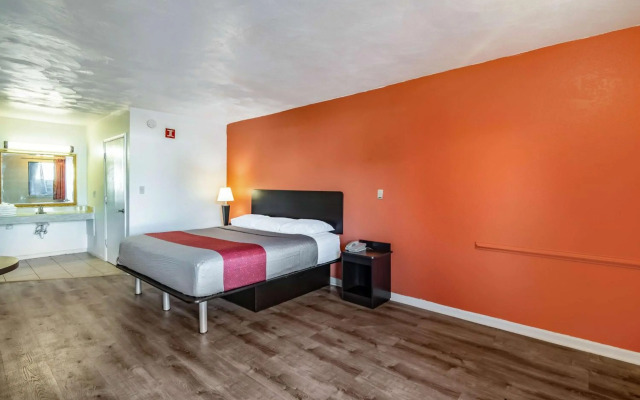 Motel 6 Portsmouth, VA