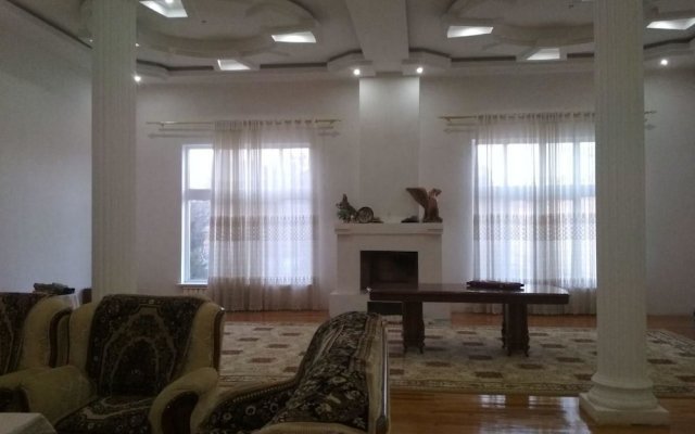 Отель May Weather