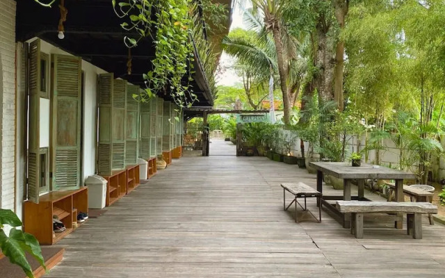 White Penny Hostel
