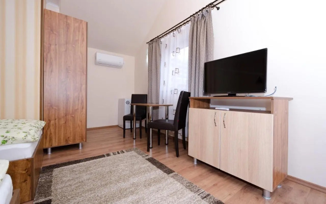 Camere-Apartament Steyna