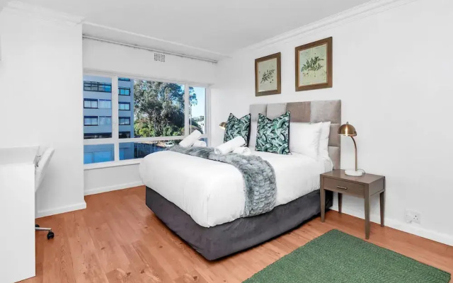 2bed Central Apartment in Cape Town Atlantic Point
