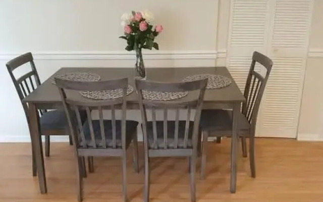 Happy, Cozy, Fun, Loving suite in West Vancouver