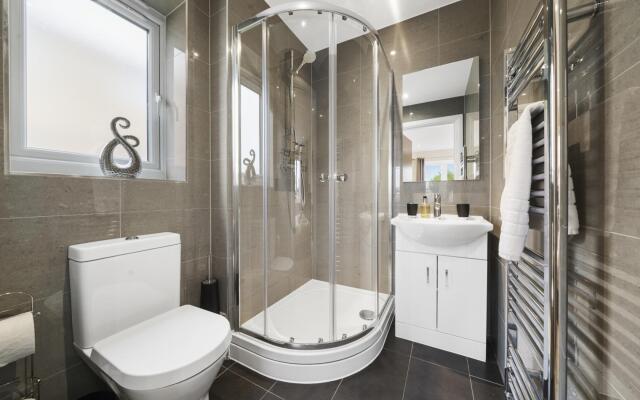 London Heathrow Living Serviced Apartments- Apt 10