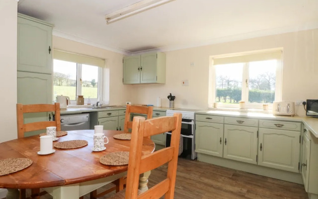 Hawksbridge Bungalow