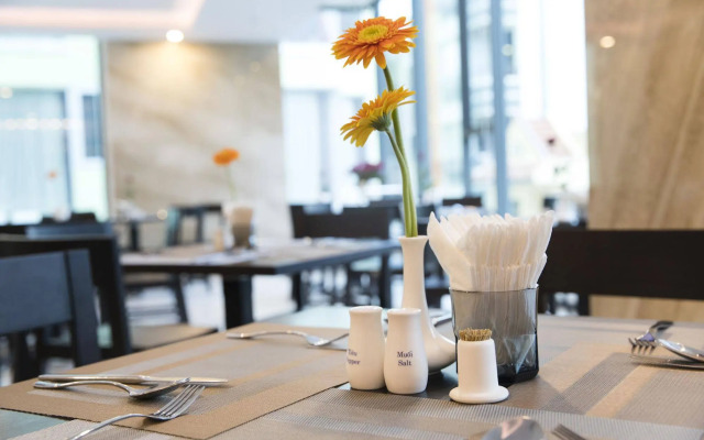 Meriton Hotel