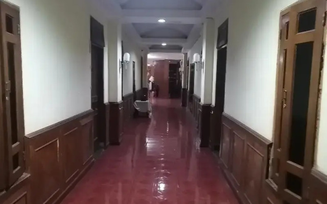 Super OYO 90382 Hotel Sarah Sukabumi