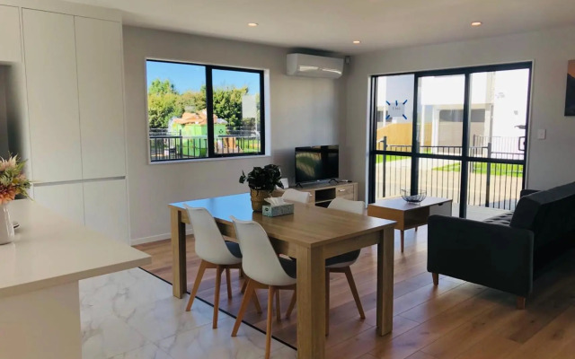 Modern & Luxurious Home 3