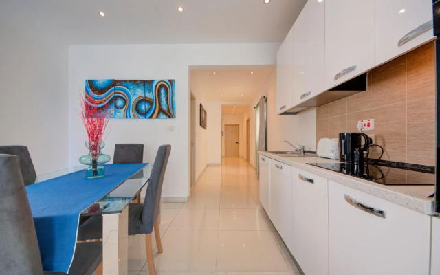 Sliema Ferries 2-bedroom Apt with views