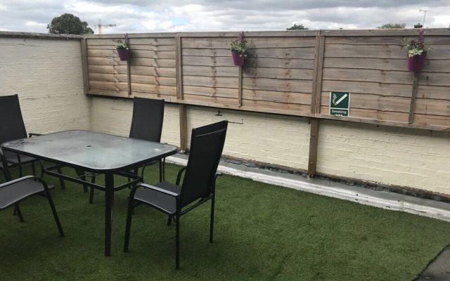Lovely 2-bed Apartment in Solihull