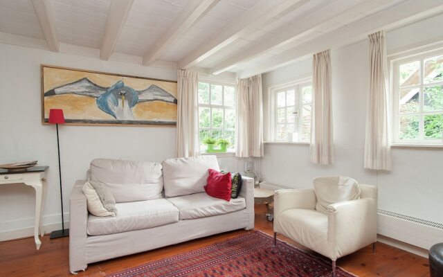 Romantic holiday home in Bergen North Holland with terrace