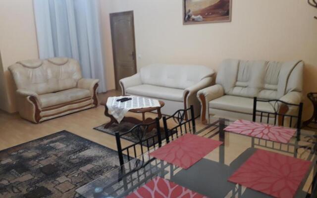 Piac utcai Apartman