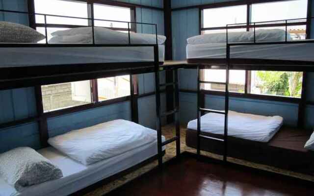 Hippy Du.hostel@82