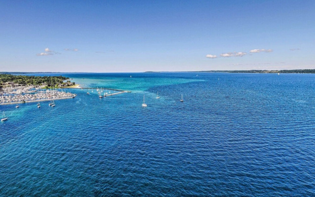 Downtown Traverse City Condo < 1/2 Mi to Beach!