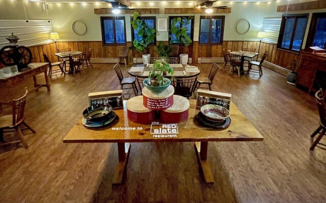 The Upper Pass Lodge at Magic Mountain