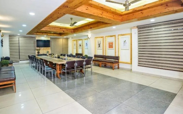 Mayur Hotel Bar And Restaurant