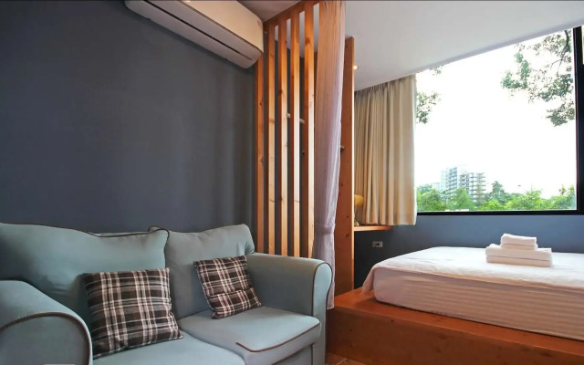 Yue Lake Backpackers