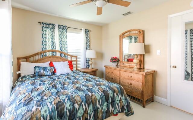 Seatuit Condominiums