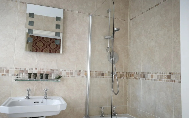 Feathers Hotel, Bar and Restaurant