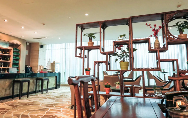 White Horse Lake Jianguo Hotel