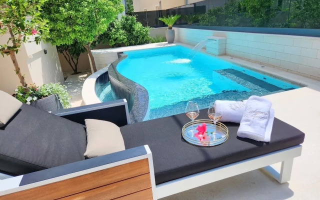 Villa Calypso Royal Apartment