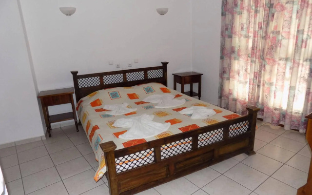 Des Roses Hotel
