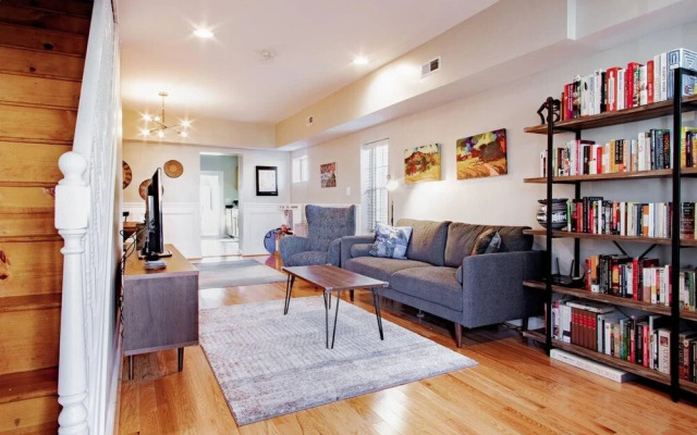 Family-friendly Home for travelers Near subway