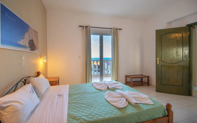 Manthos Beachfront Apts & pool