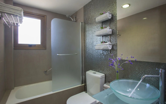 King Jason Paphos - Designed for Adults By Louis Hotels
