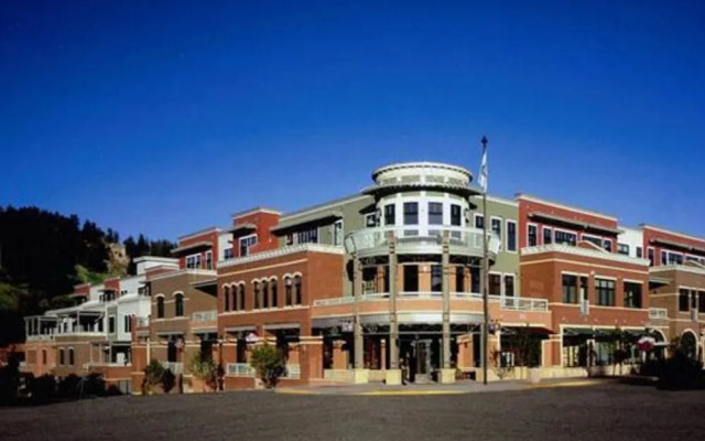 Howelsen Place H307a