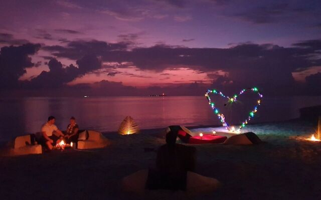 Omadhoo Inn