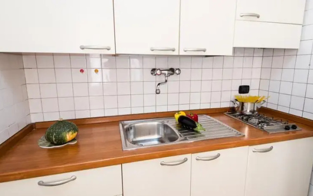 Adige Halldis Apartment
