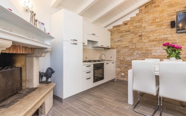 Beautiful Home in Cubani With Wifi and 2 Bedrooms