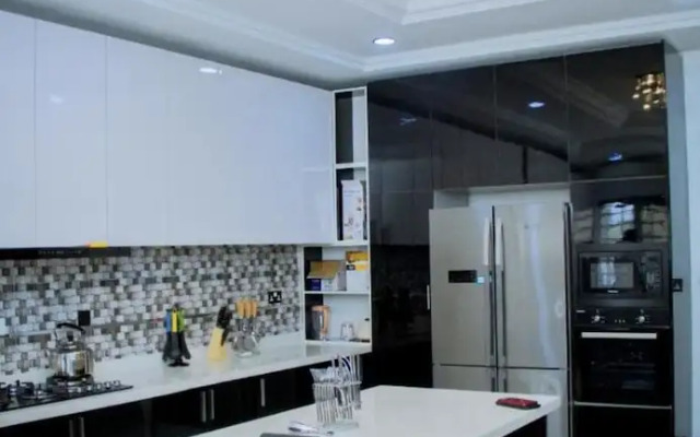 Remarkable 3-bed Villa in Ajah Ogombo