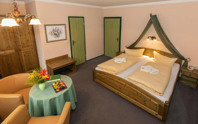 Waldgasthof & Hotel Am Sauwald