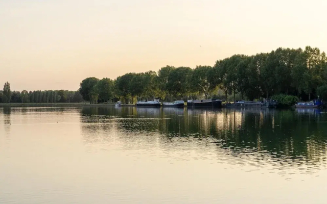 Spacious Family Mansion