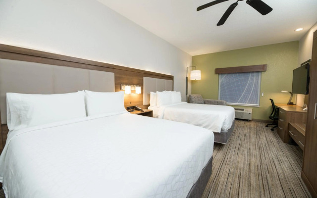 Holiday Inn Express Clinton by IHG