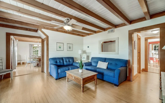 Lake Travis Waterfront Retreat