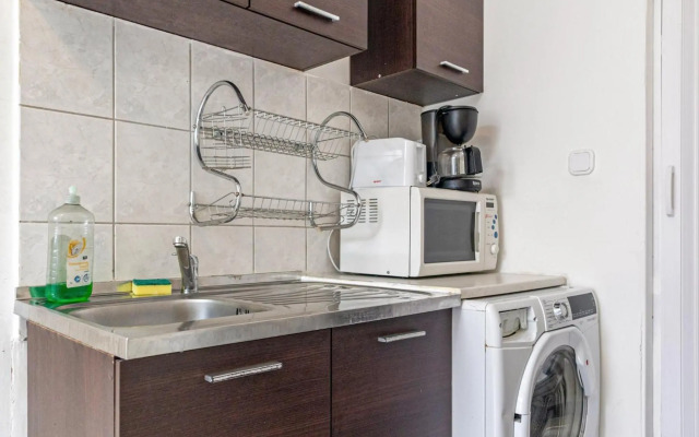 Budget Apartments Well connected to the Whole City