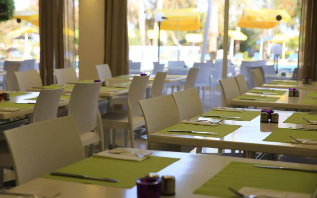 Papouis Protaras Hotel