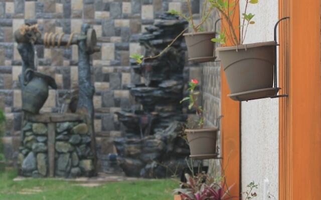 Four Season GUESTHOUSE