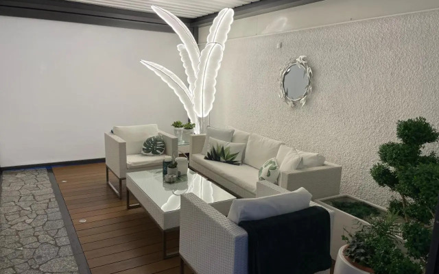 Apartament z prywatnym, krytym basenem